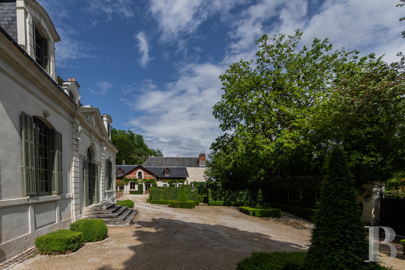 The outbuildings of an 18th-century manor house and its certified «remarkable» garden on the banks of the Loire to the east of Tours - photo  n°5